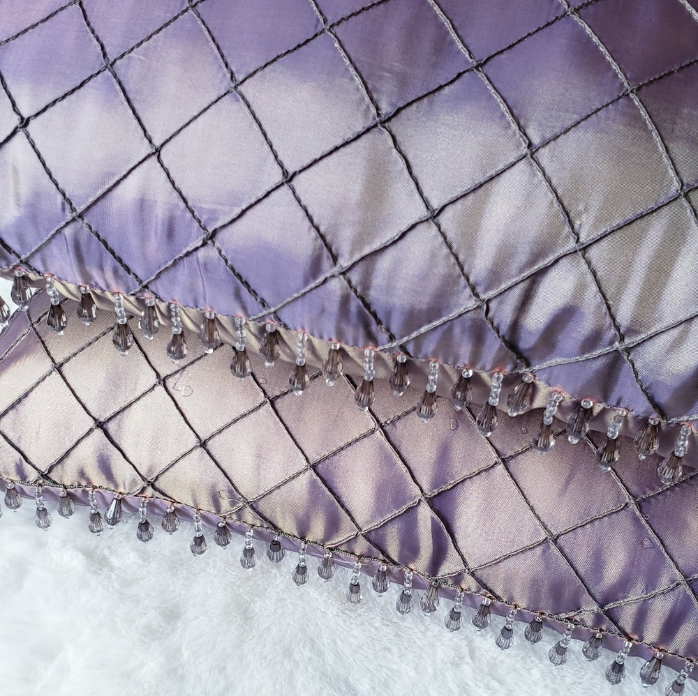 2x Silk Style Accent Pillows - Picture 8 of 16